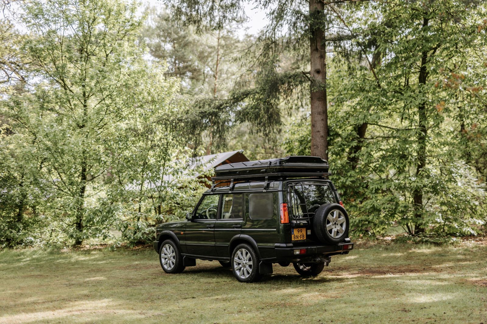 Achteraanzicht Camper  Land Rover Discovery 2
