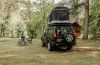 Gehuurde Land Rover in het bos